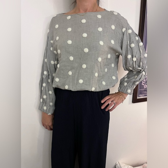 Zara grey with white polka dot balloon sleeve top - Picture 5 of 5
